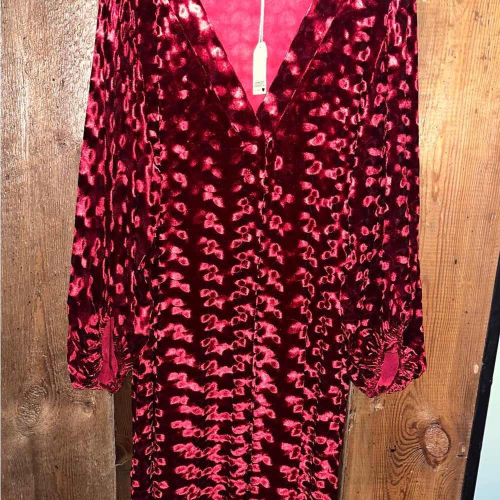 JODIFL Regal Red Velvet Dress